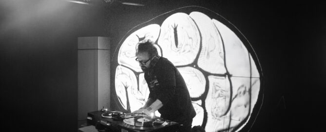Stylophonic-ritonra-con-il-remix-di-dancefloor